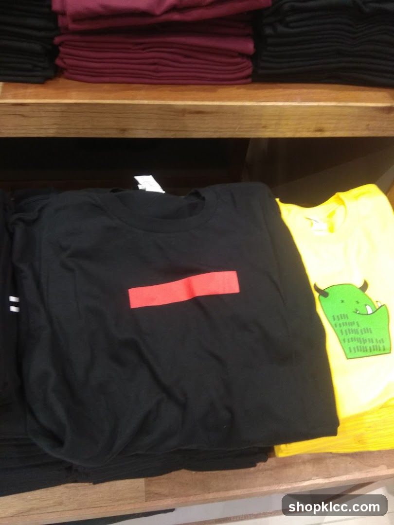 T-shirt Display Shelf