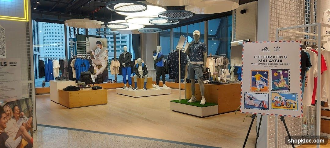 Adidas Store Interior Display