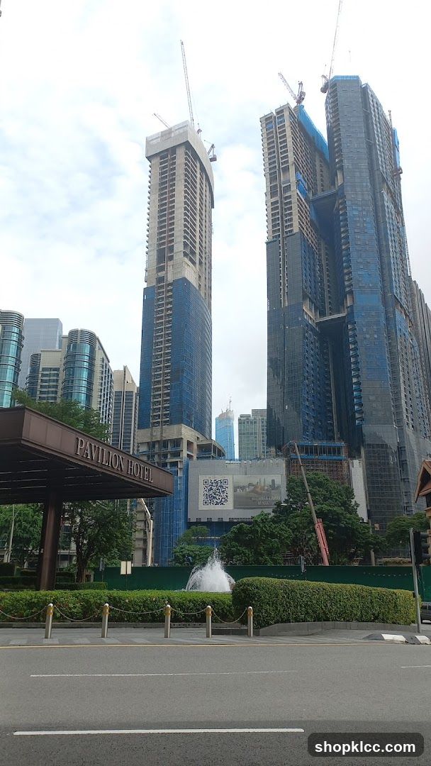 Pavilion Hotel Exterior with Construction