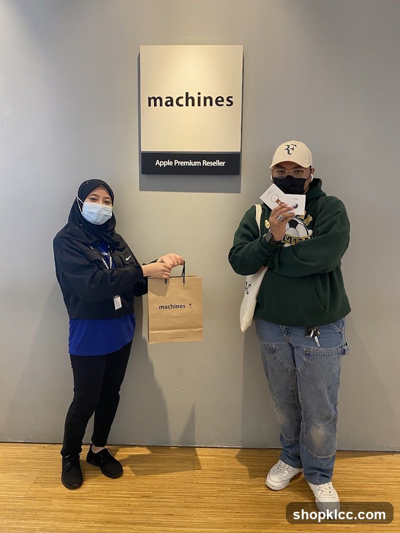 Apple Premium Reseller Staff and Customer