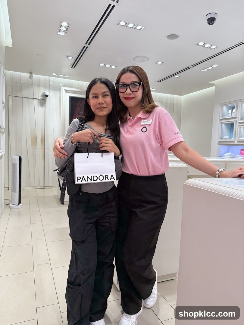 Pandora Store Employee and Customer