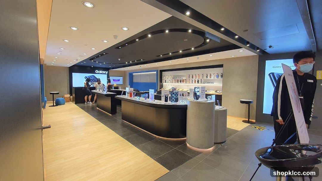 Samsung Galaxy Store Interior