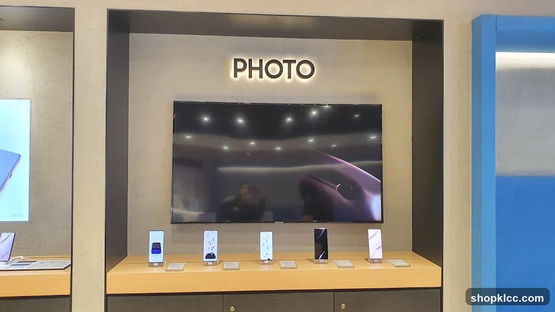 Electronics Store Display