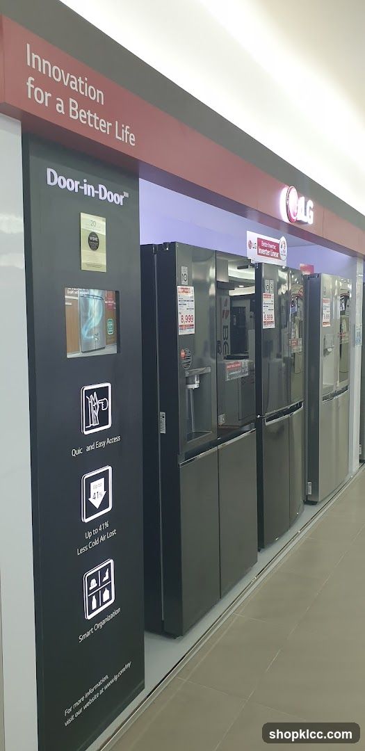 LG Refrigerators Display