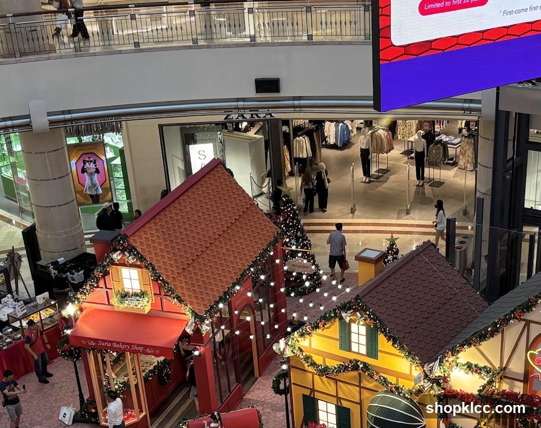 Christmas decorations in a shopping mall