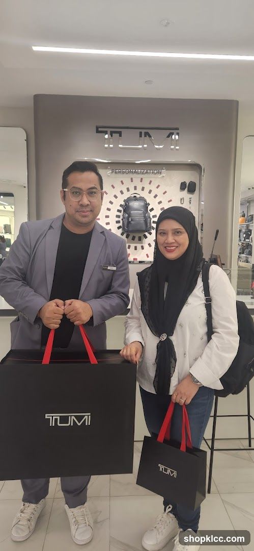 Tumi Store Display