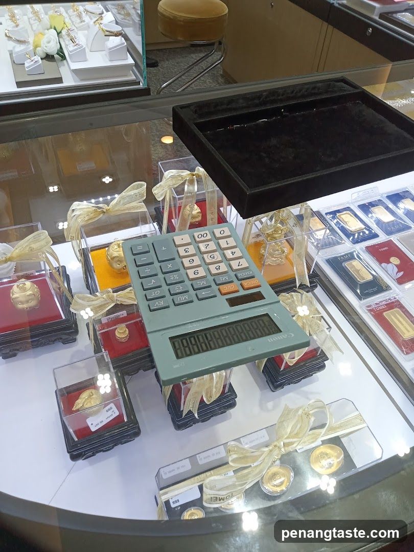 Jewelry Display with Calculator