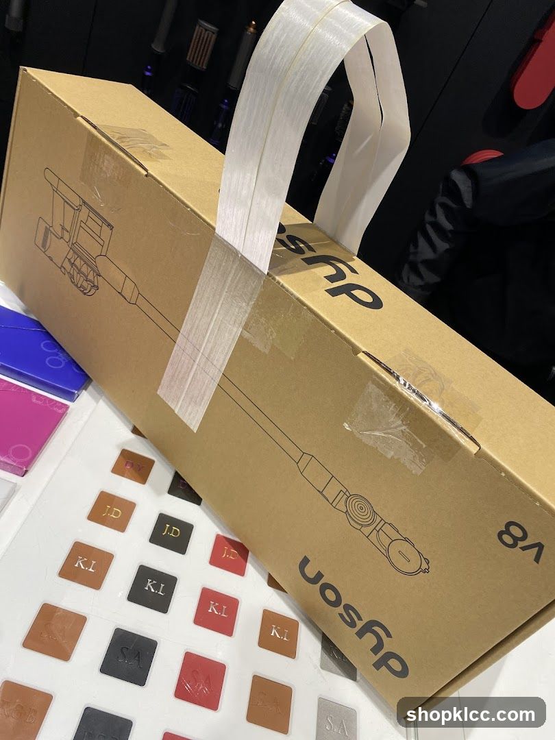 Dyson V8 Vacuum Box