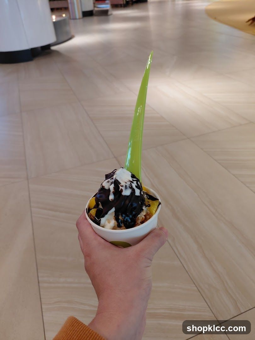 Frozen Yogurt with Toppings
