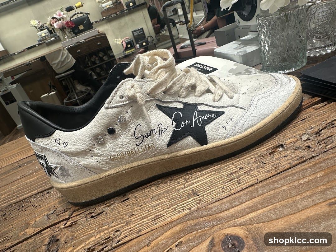 Sneaker with star logo