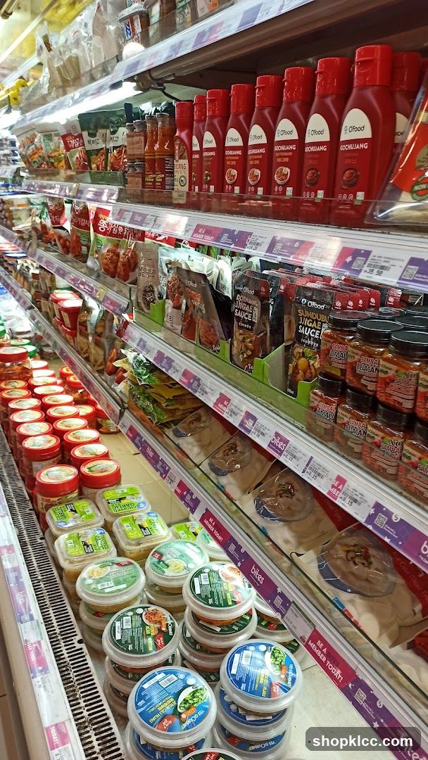 Condiments and Prepared Foods Aisle