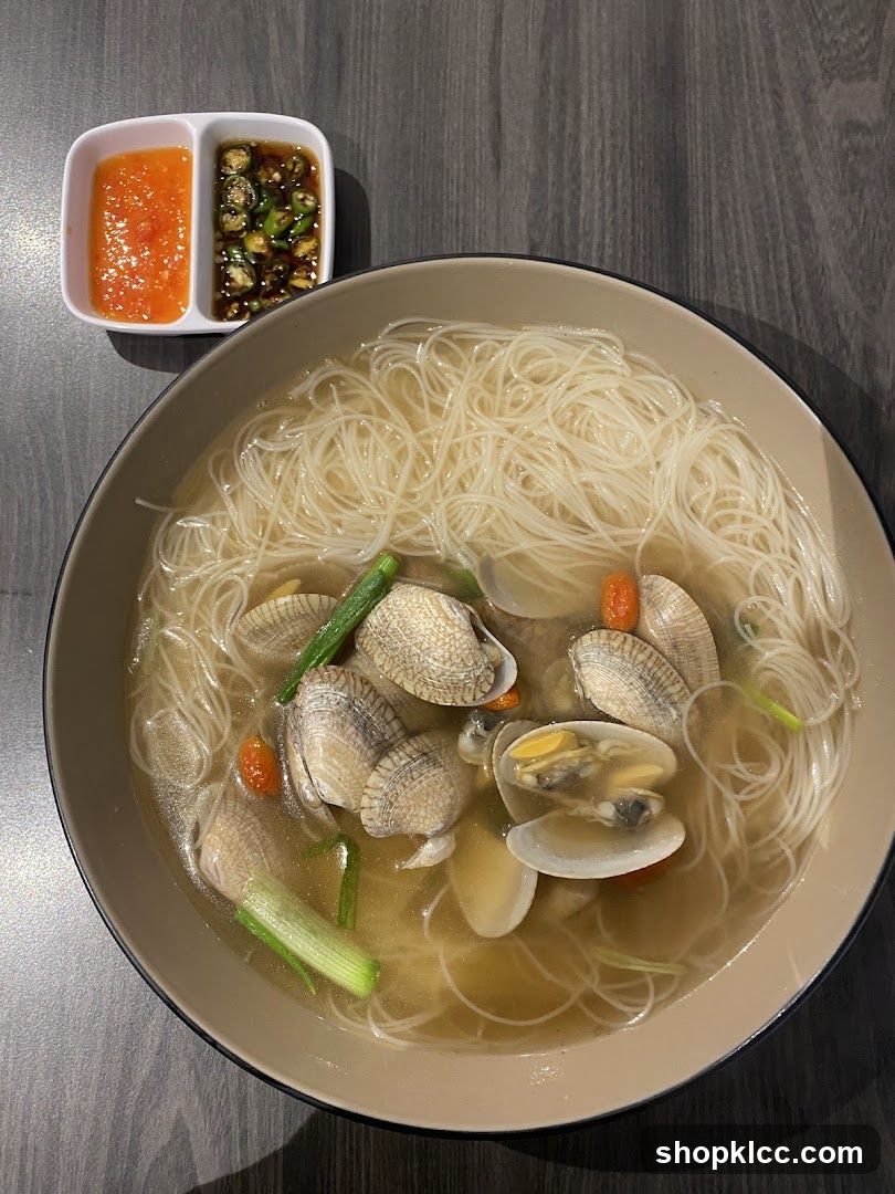 Clam noodle soup