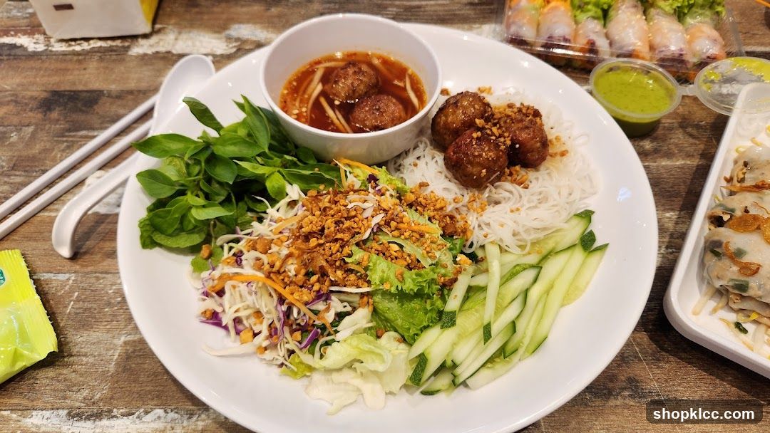 Vietnamese Meatball Noodle Bowl