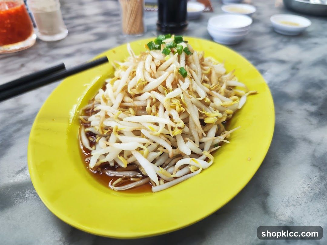 Bean Sprouts with Sauce