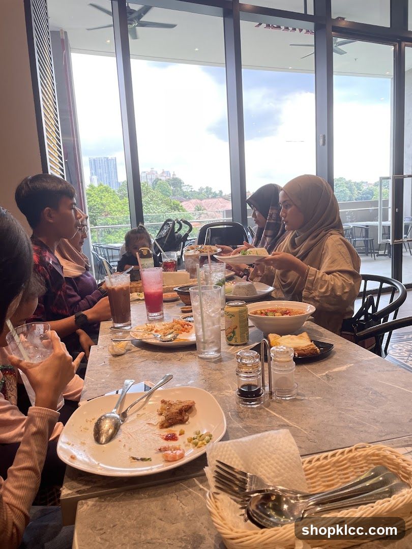 Family Dining