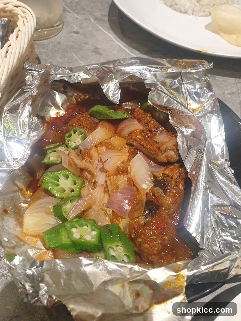Fish dish with okra and onions