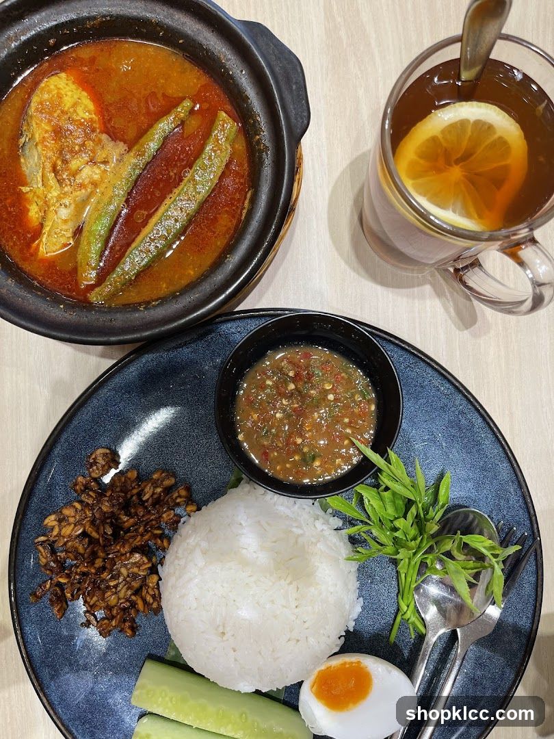 Fish Curry with Rice and Tea