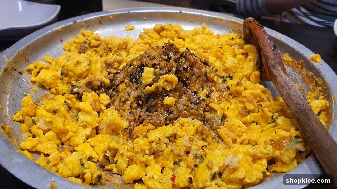 Scrambled Eggs with Rice