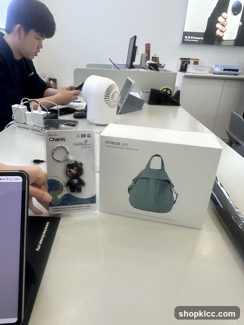 HONOR Gift Bag and Charm