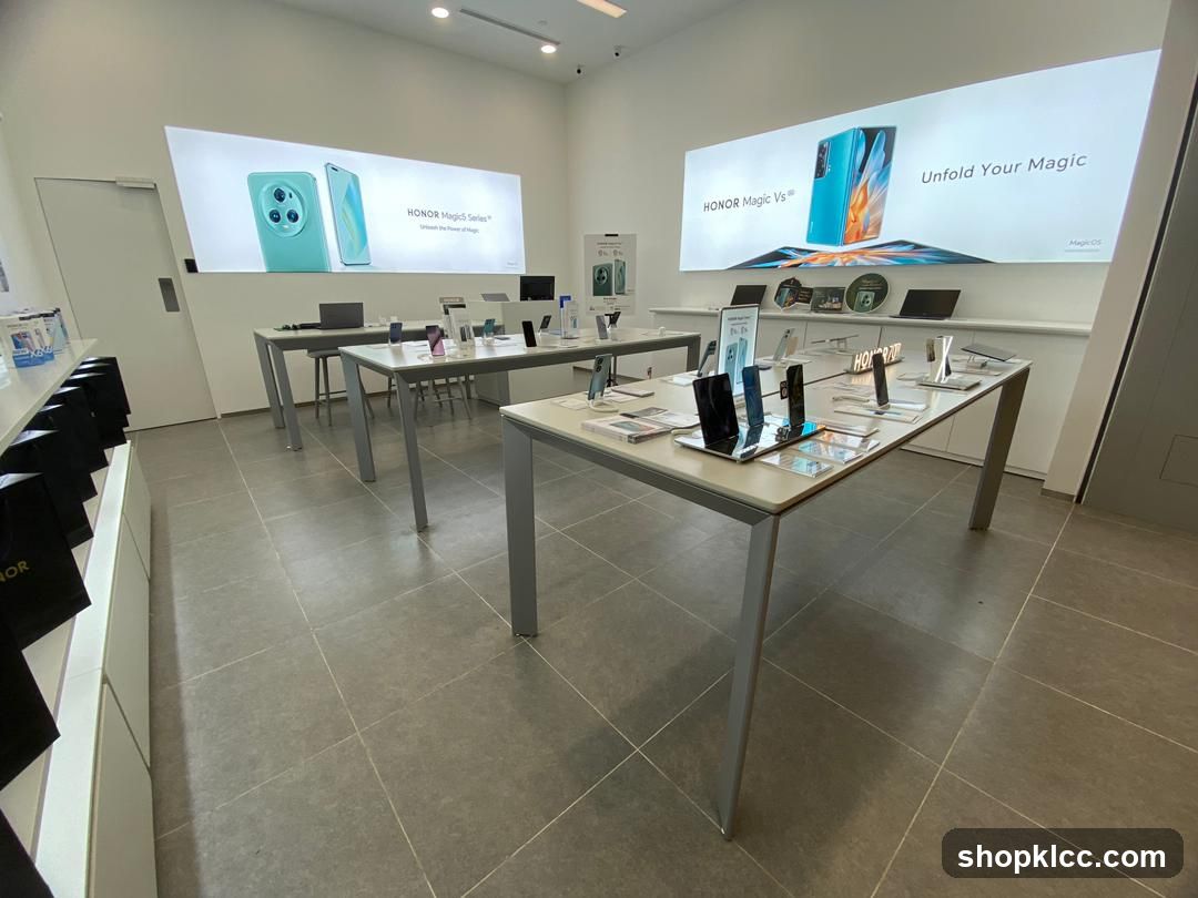 HONOR Store Interior
