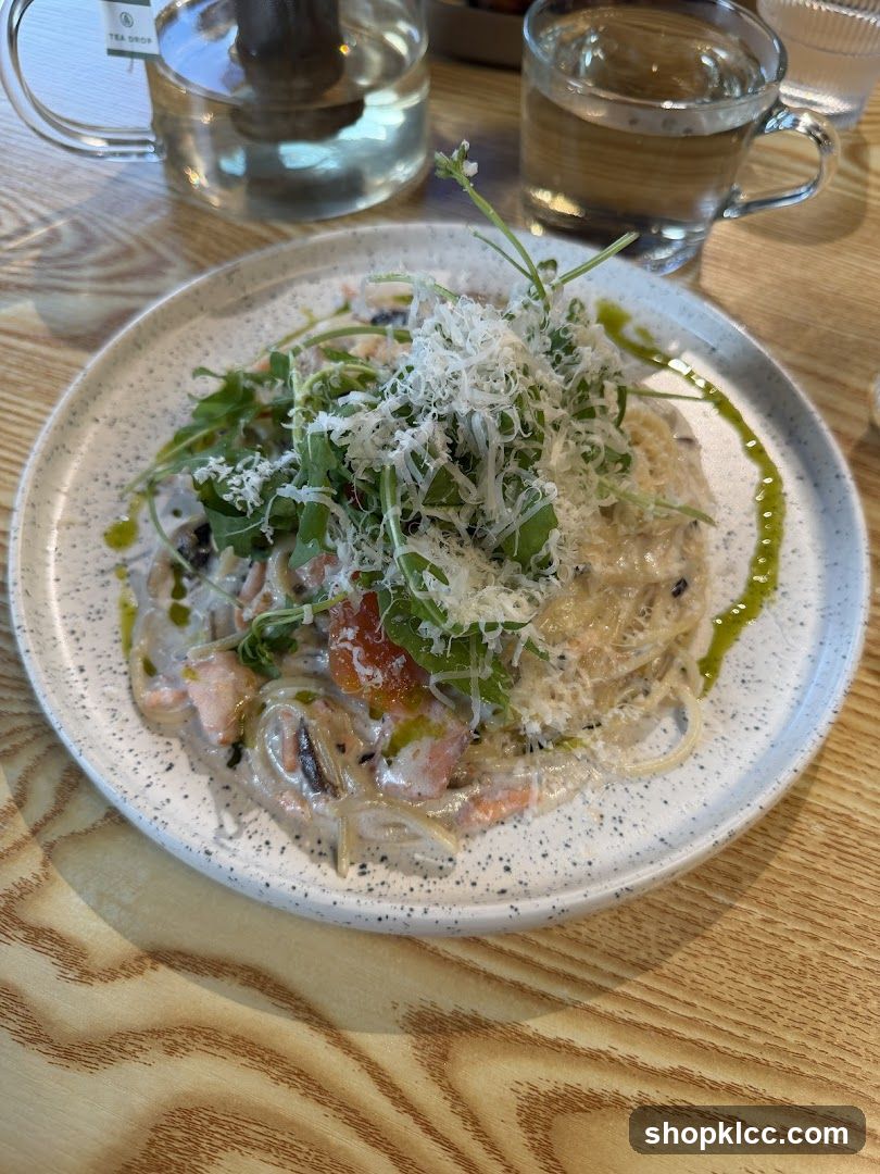 Pasta Dish with Arugula and Cheese