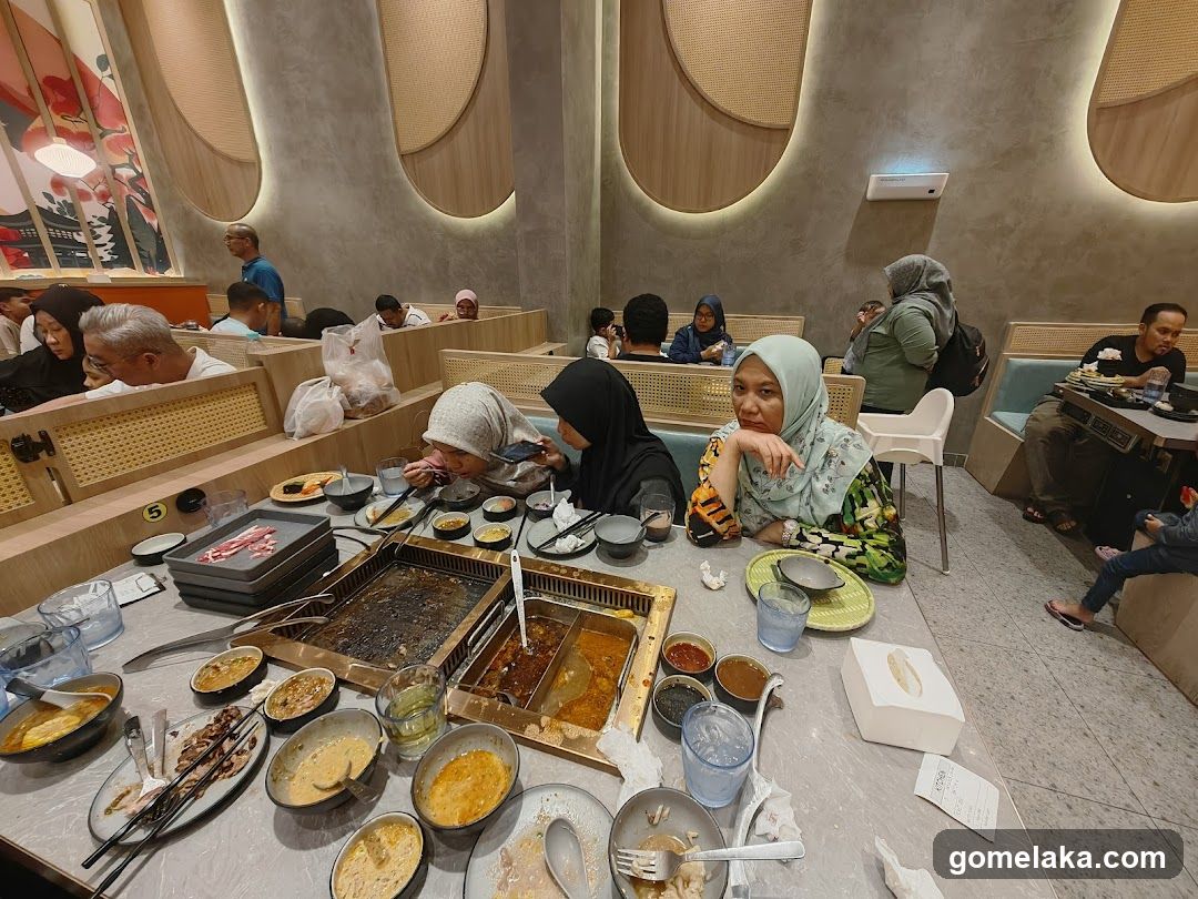 Restaurant Interior Dining Scene
