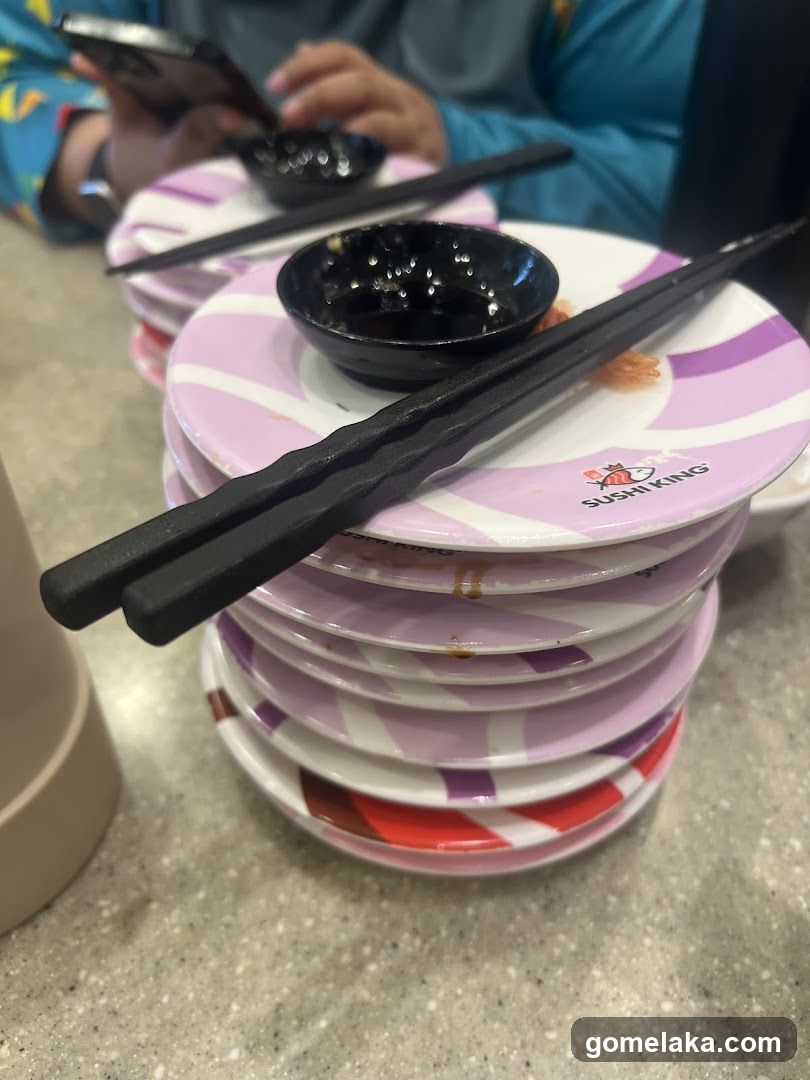 Sushi King Interior