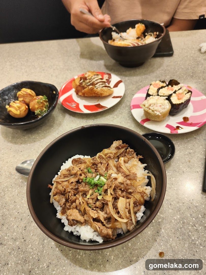 Restaurant Interior Dining Scene