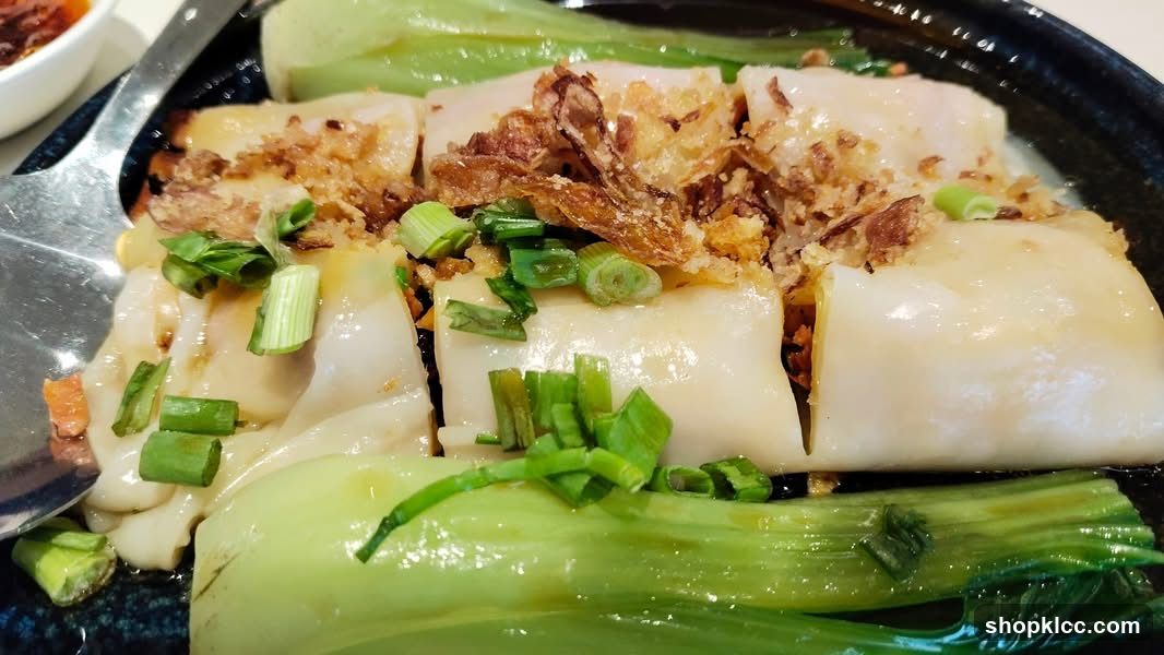 Steamed Rice Rolls with Toppings