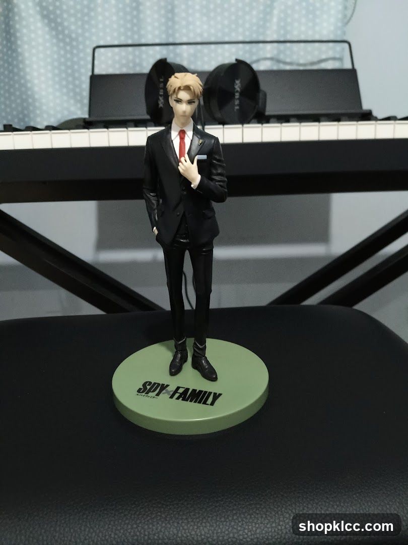 Spy Family Figure Display
