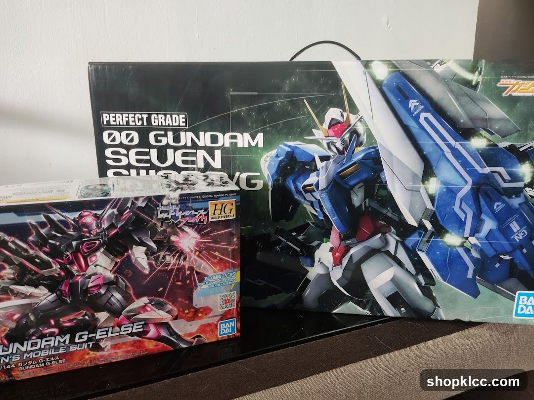 Gundam Model Boxes Display
