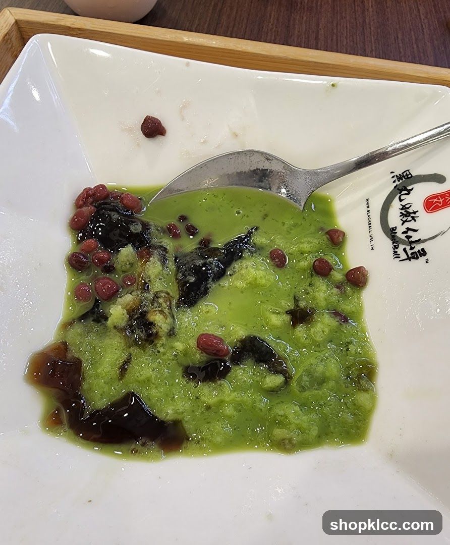 Green Dessert with Red Beans and Black Tofu