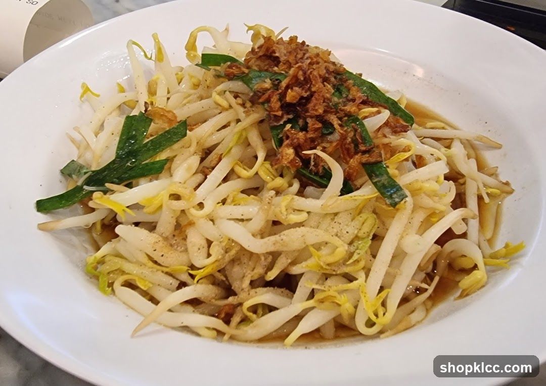 Bean Sprout Dish with Toppings