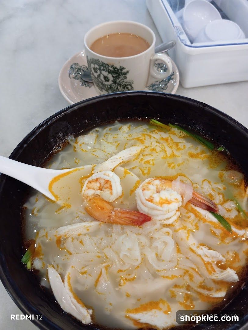 Laksa with Shrimp and Chicken