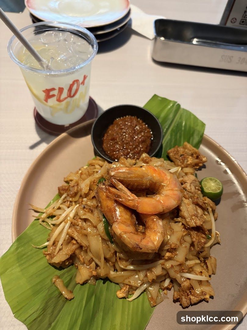 Pad Thai with Shrimp and Drink