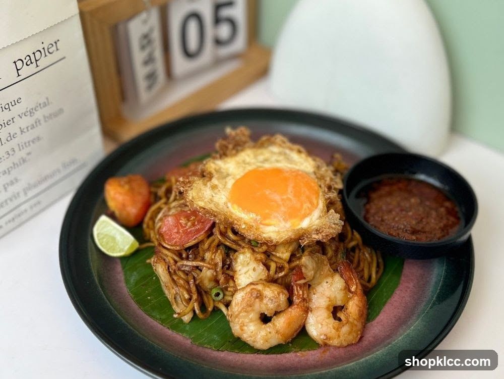 Noodles with Fried Egg and Shrimp