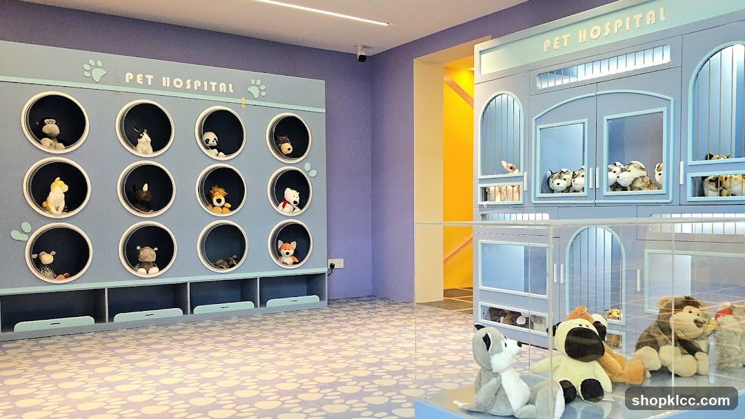 Pet Hospital Interior Display