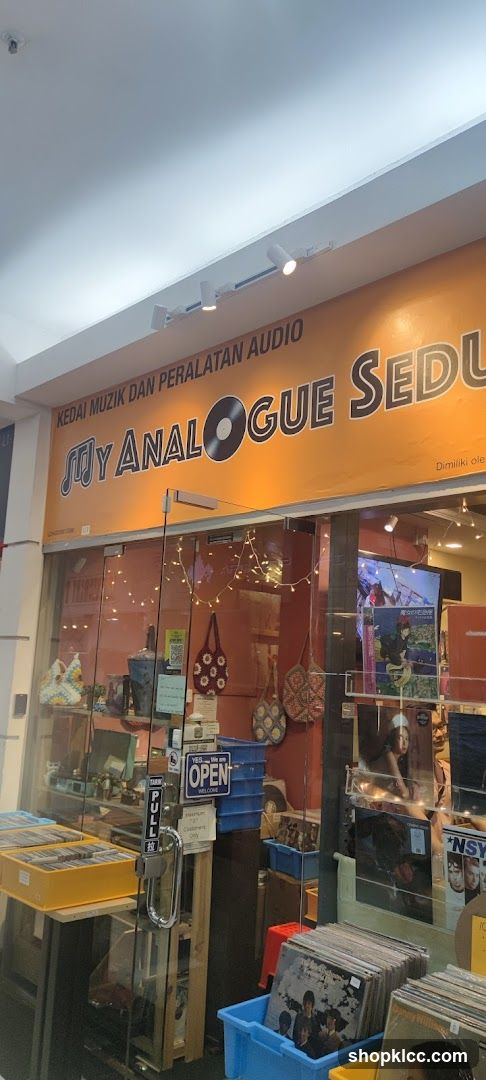 My Analogue Seduction