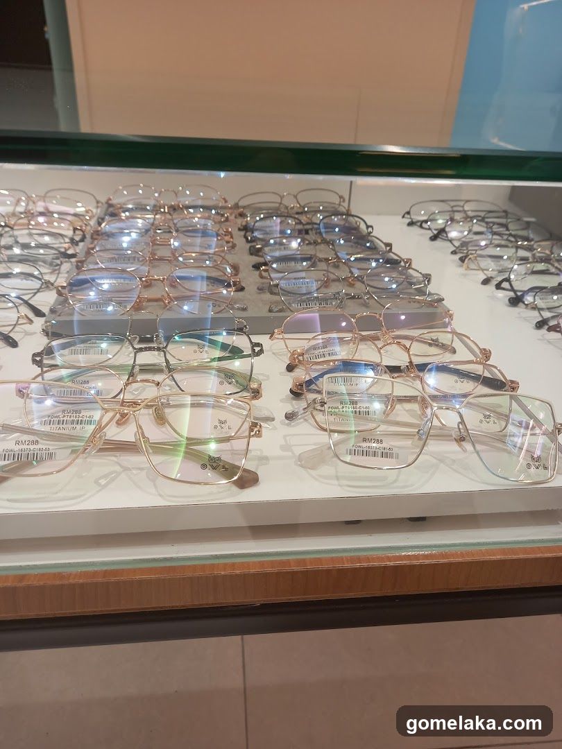 Eyewear Display