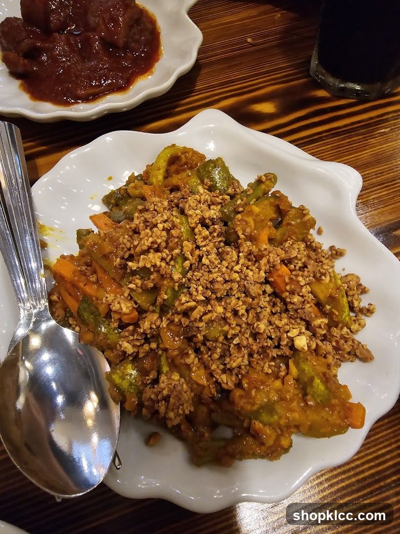 Vegetable Stir Fry with Minced Meat Topping
