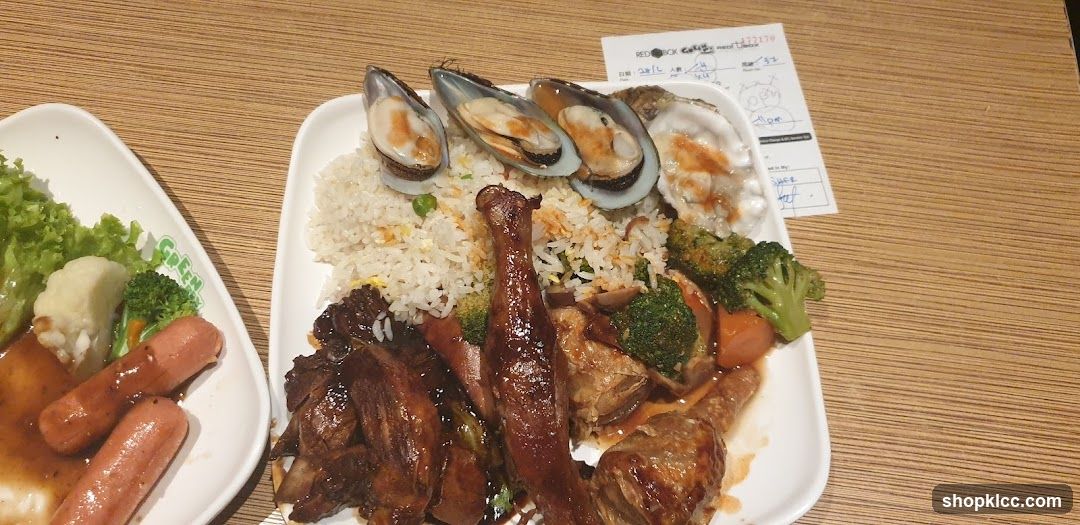 Seafood Rice Plate with Clams and Meat