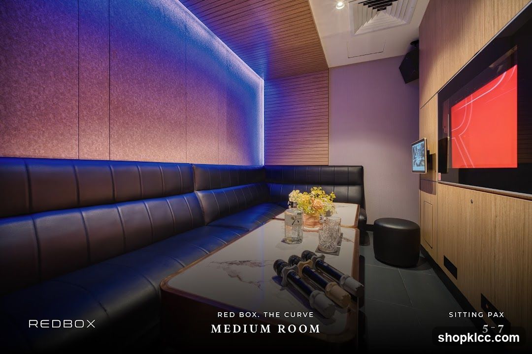 Red Box The Curve Medium Room Interior