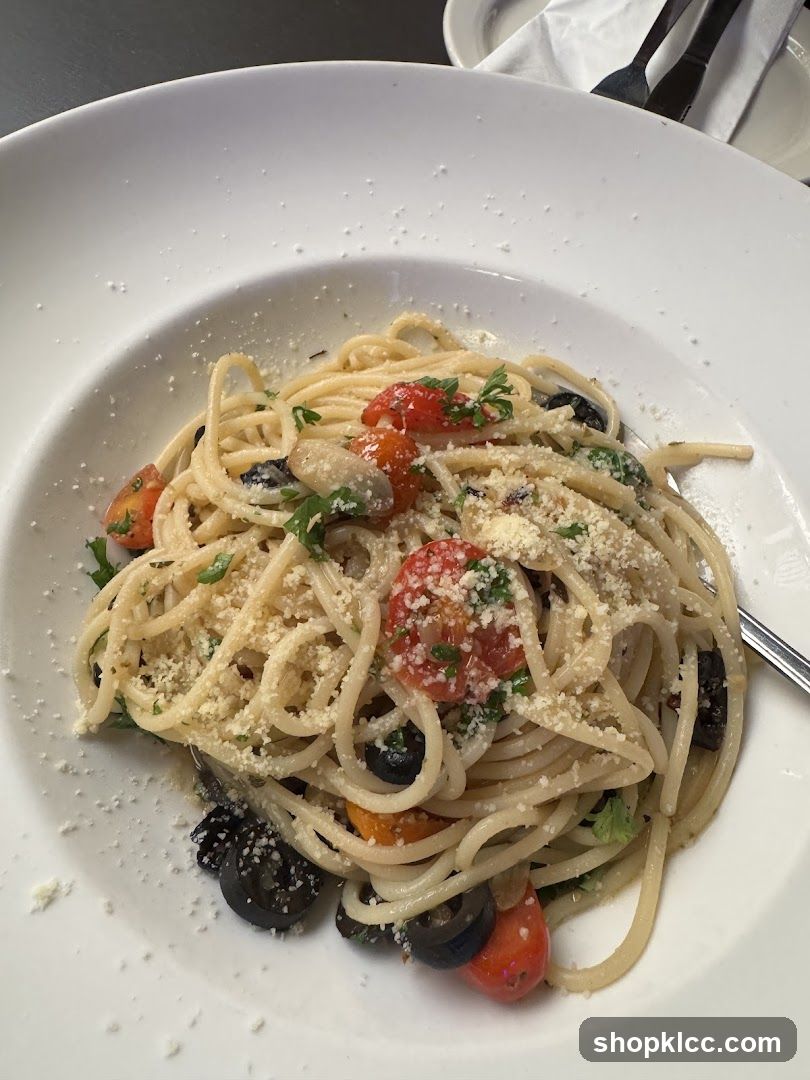Pasta with Cherry Tomatoes and Olives