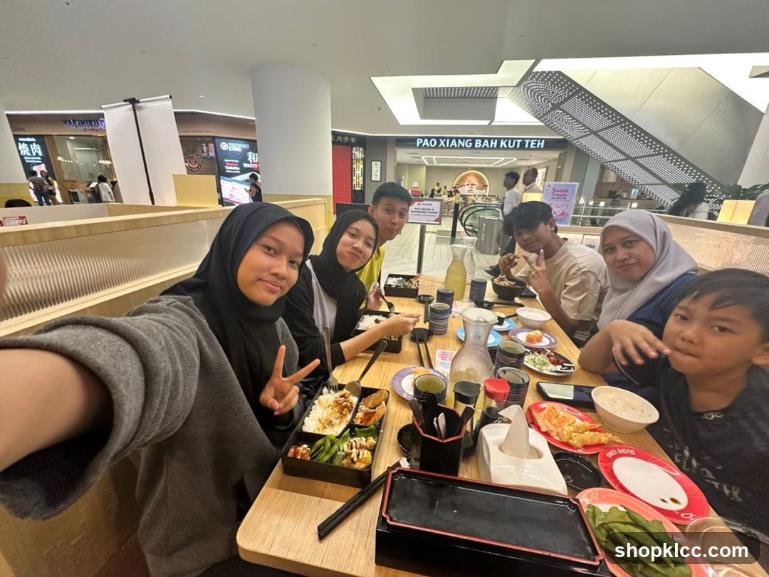 Group dining at a mall food court