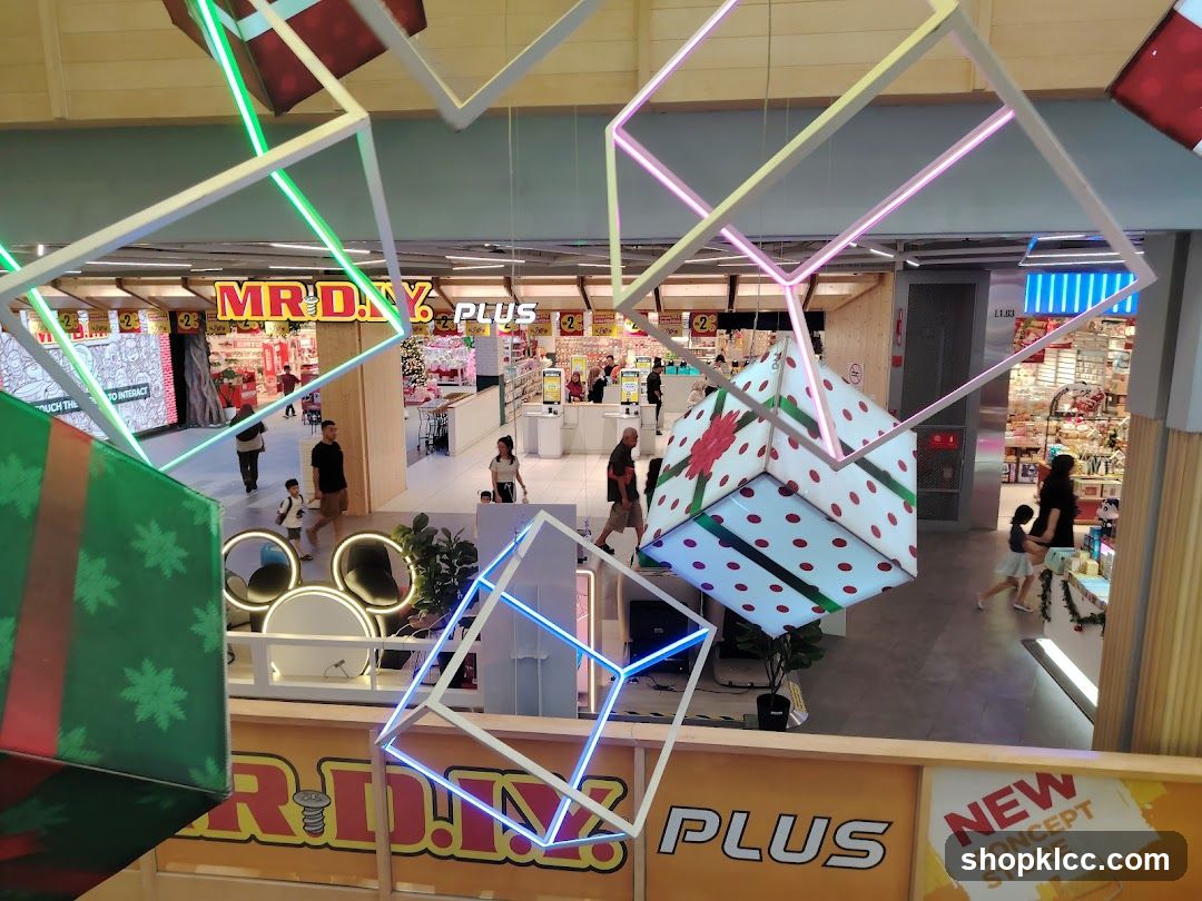 MR. D.I.Y. PLUS Store Interior