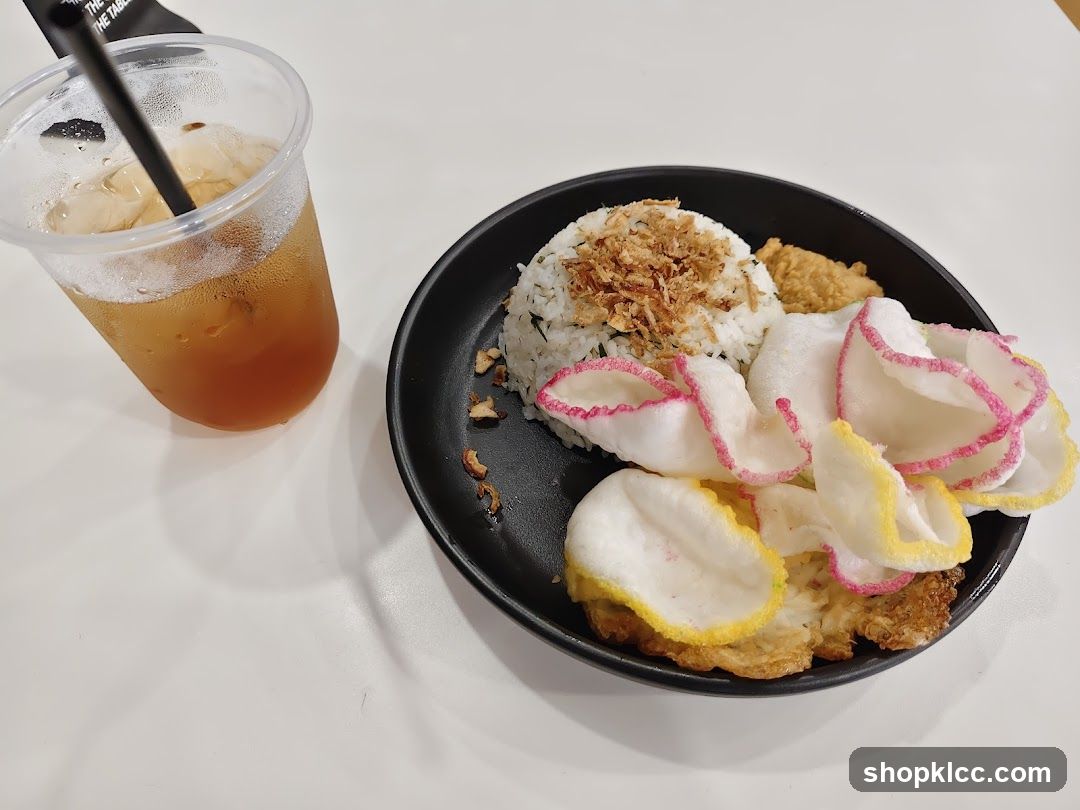 Rice dish with crackers and iced tea