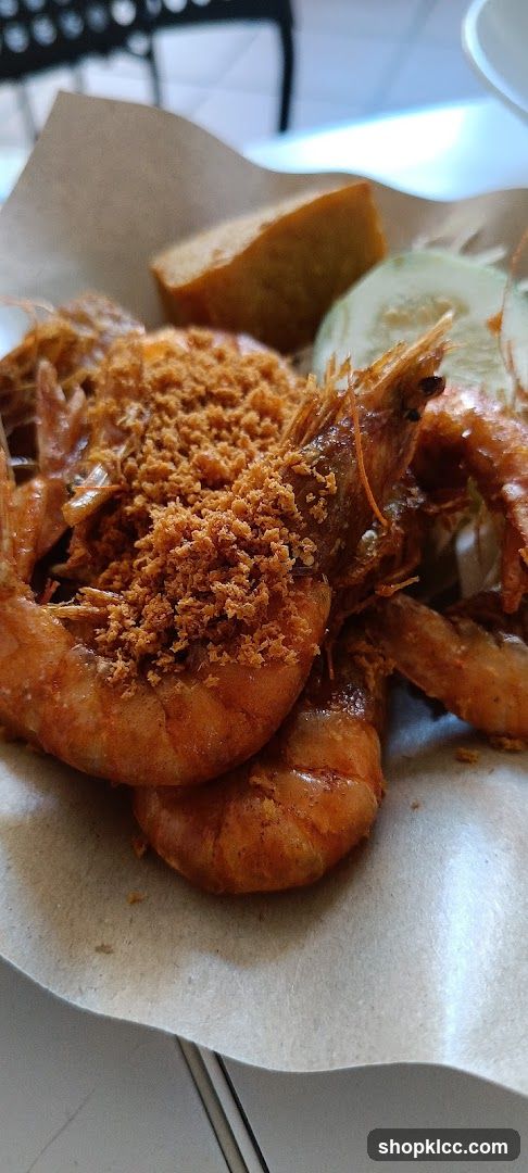 Fried Shrimp with Garnish