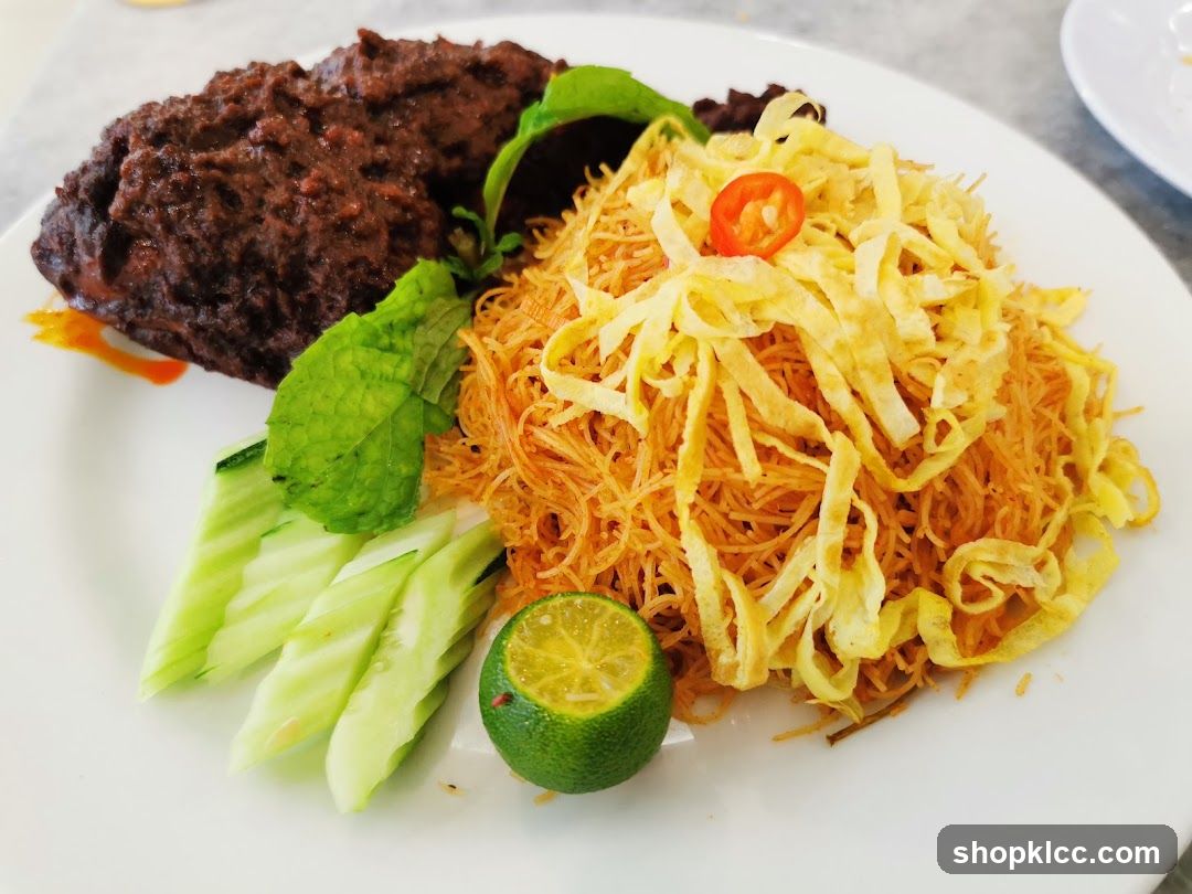 Rendang with Noodles and Garnish