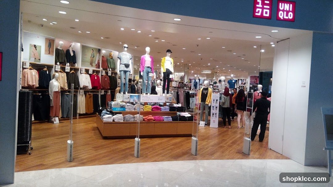 Uniqlo Store Entrance