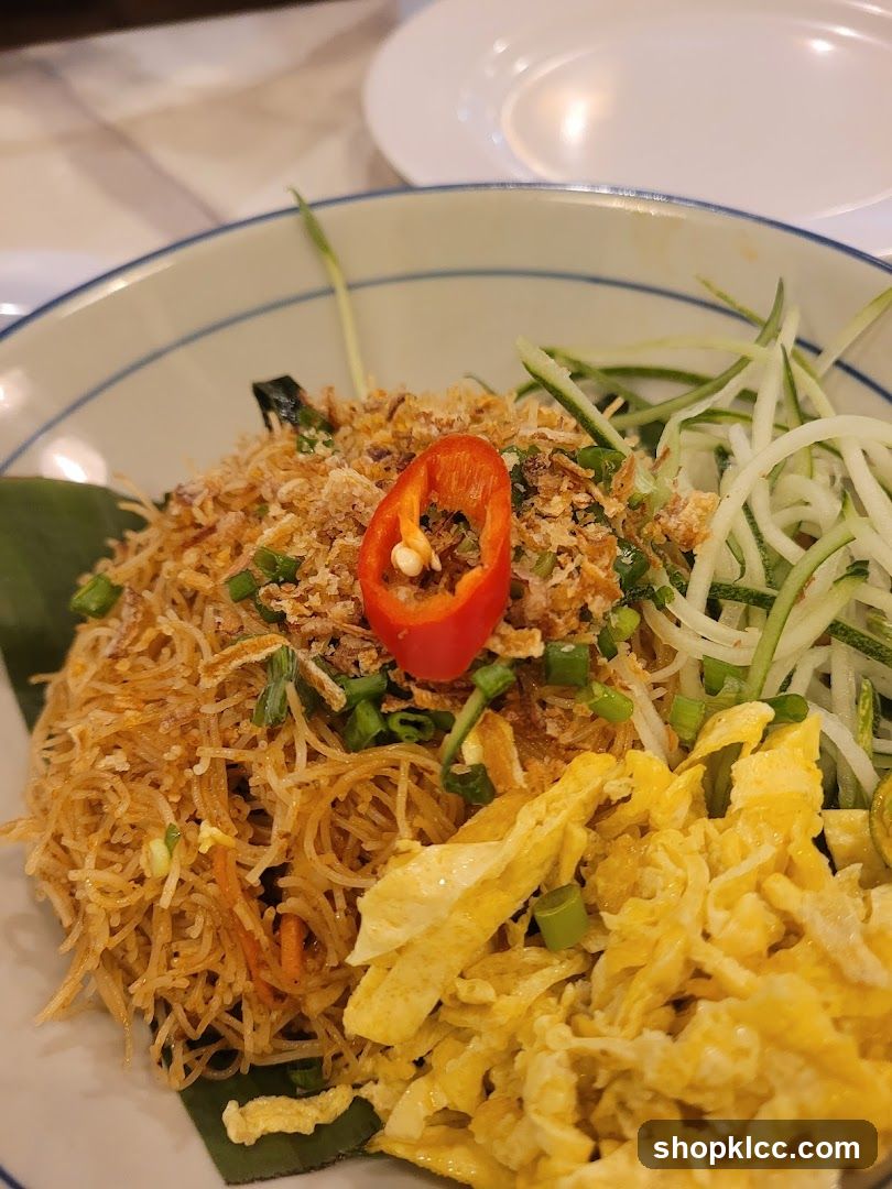 Noodle Dish with Egg and Cucumber